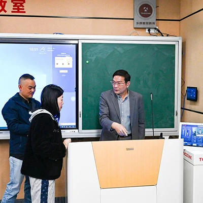 En varm velkomst til professor Zhong Xiaoliu fra Tsinghua University for hans...